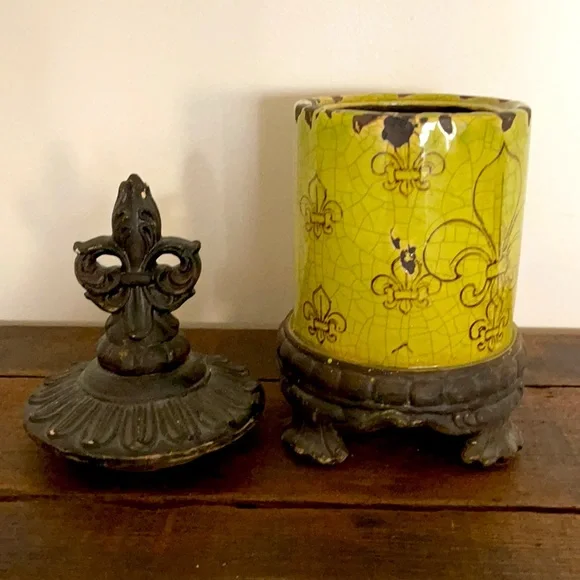 Vintage Ceramic Home Decor - Picture 2 of 4